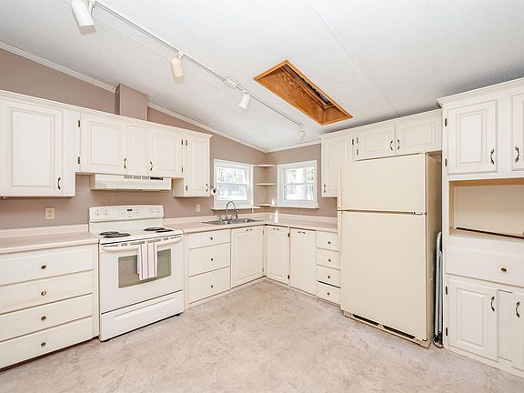 4th image of 10 York Court