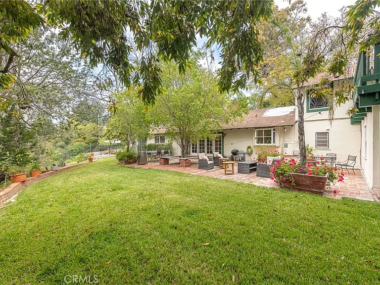 11446 Amanda Dr — Photo 35