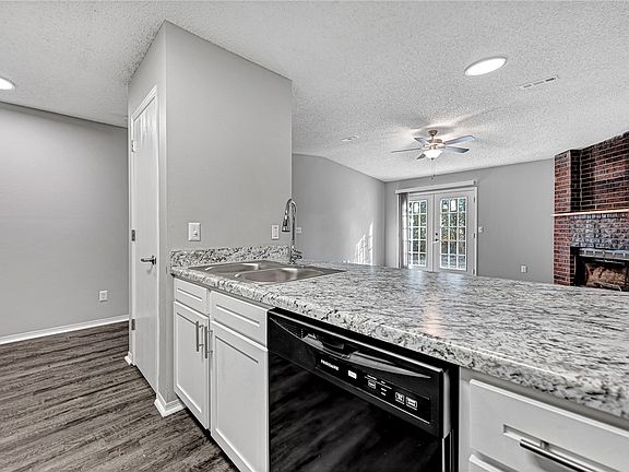 5th image of 1336 N Boxley Ave