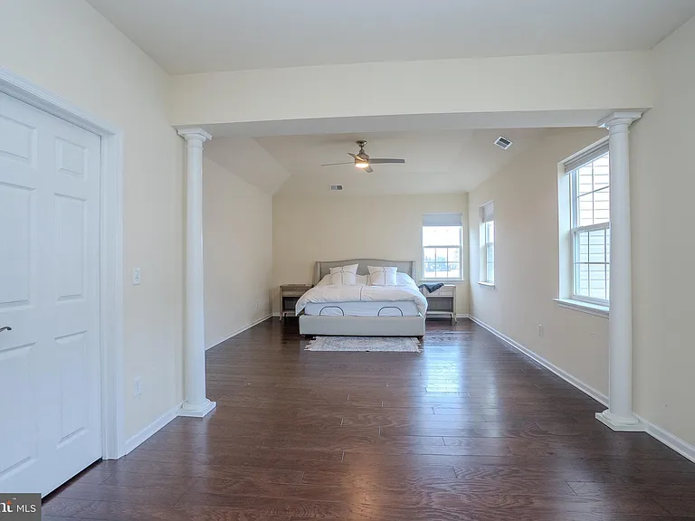 1802 Yearling Ct — Photo 35