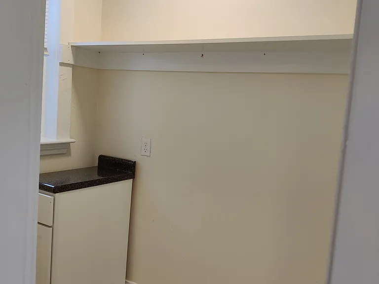 8 Barrows St #1 — Photo 23