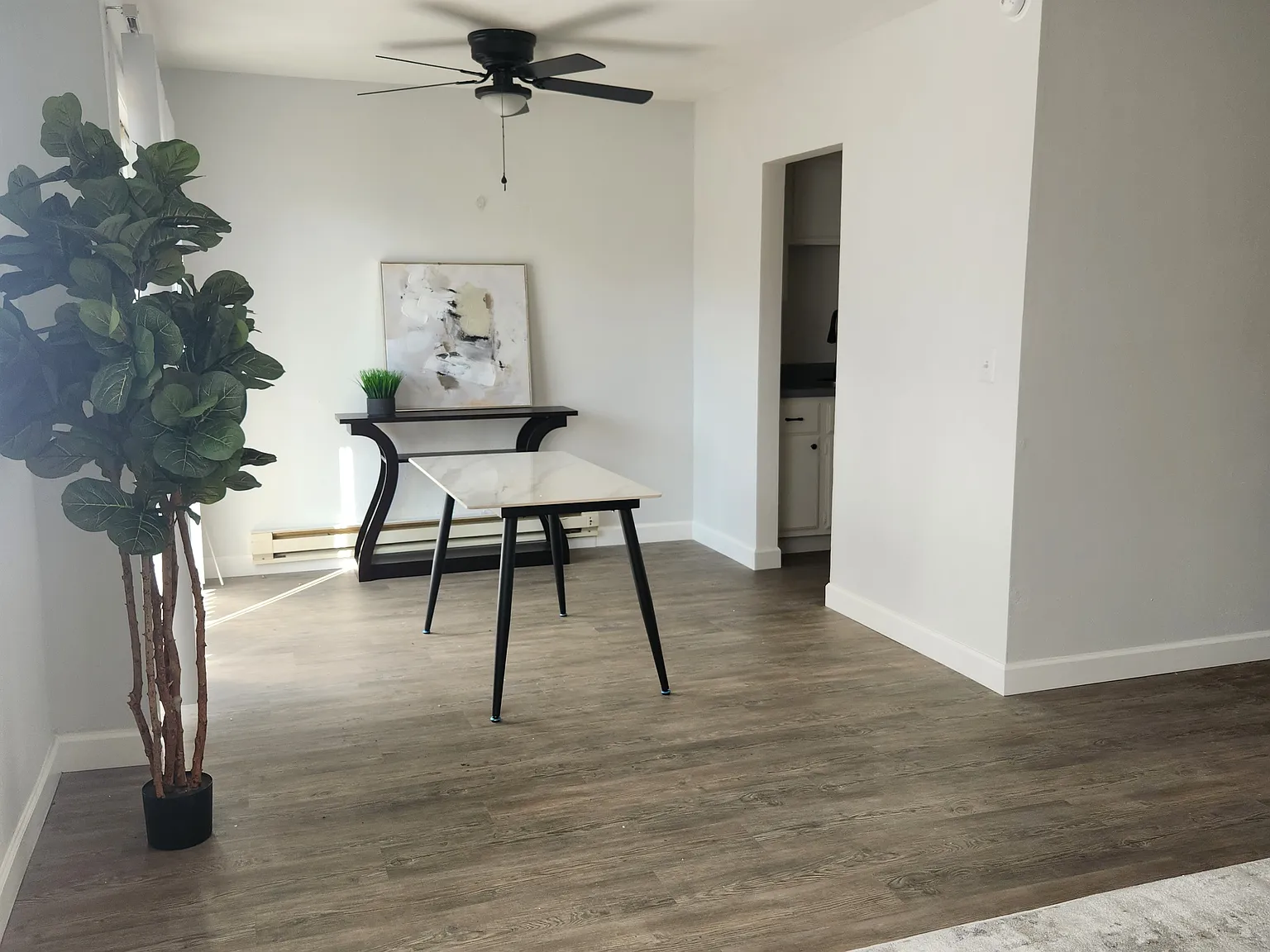 2 bed, $1,025 — Photo 2