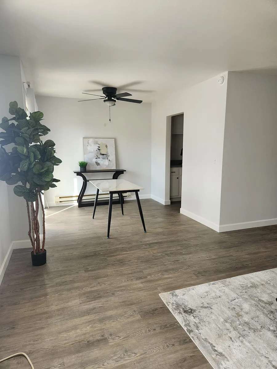 Building Photo - 4828 Creekview Rd #4