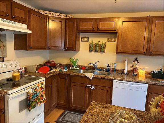 3rd image of 10350 Fairhaven Ct