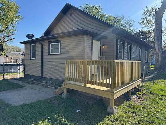 2nd image of 2809 Home St