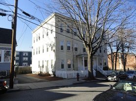 38 Bond St