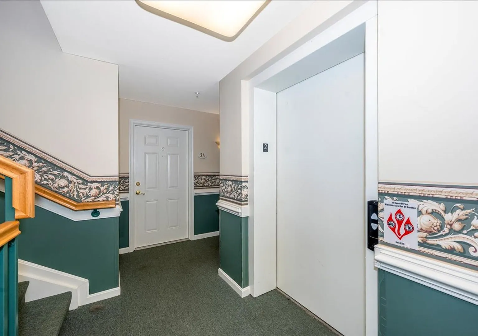 Excellent Elevator Condo for Lease — Photo 2