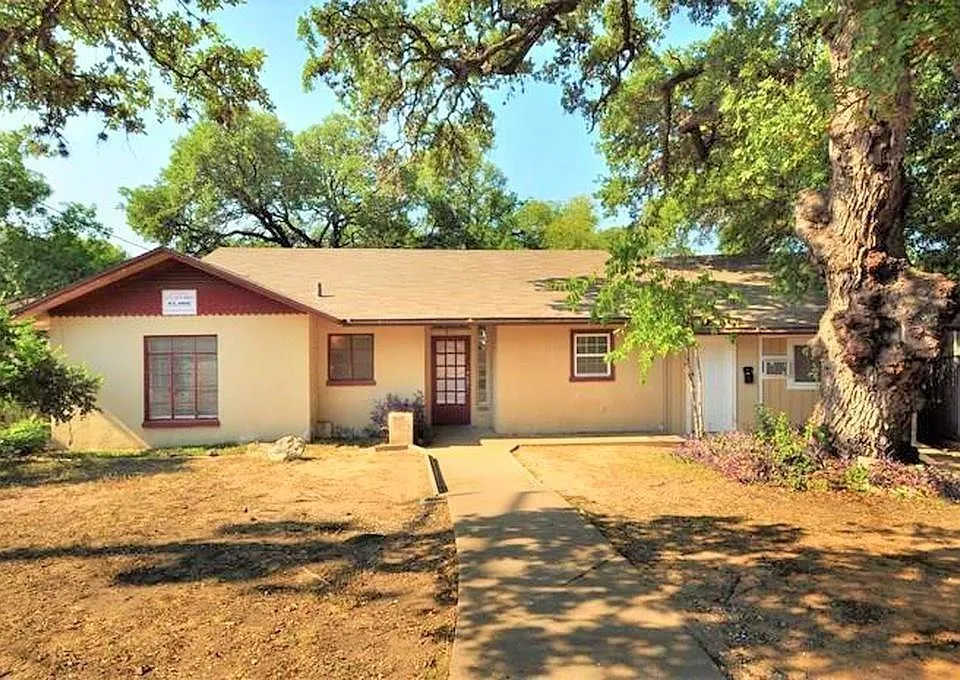 911 Duncan Ln
