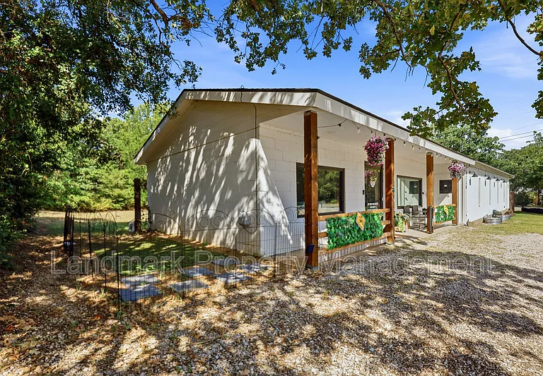 6720 Dick Price Rd — Photo 2