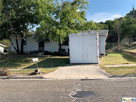 4th image of 2207 Terrace Dr