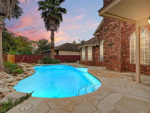 2nd image of 3201 Sunland Dr