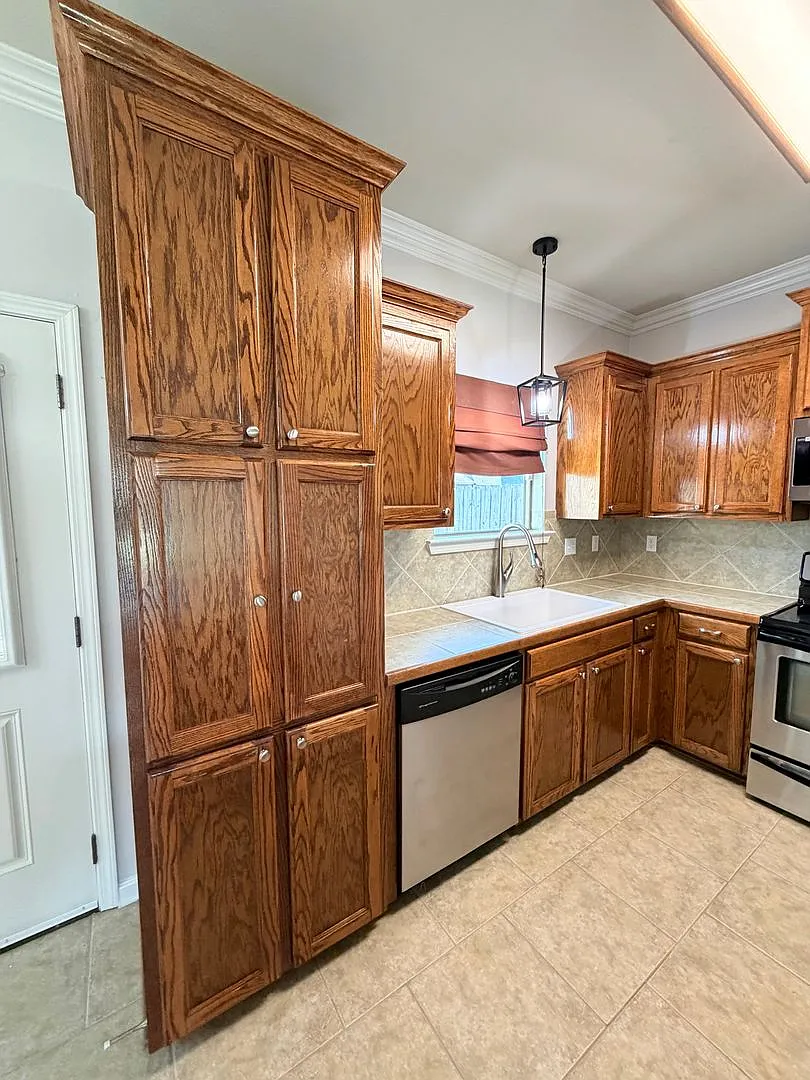 Coldwater Landing Ave 40325 — Photo 3