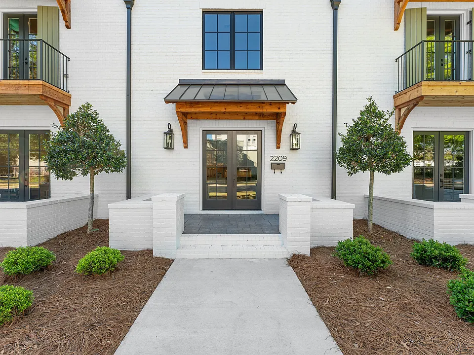 2209 Paulwbryant Dr