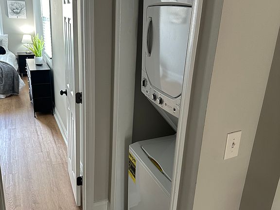 4th image of 3207 Sherman Ave NW