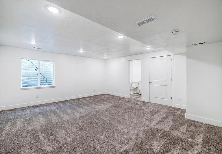408 N Sea Chaser Ln #BASEMENT — Photo 25