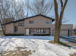 1130 Loren Dr, Dekalb, IL 60115