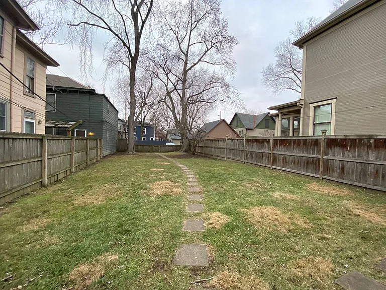 1023 Neil Ave — Photo 38