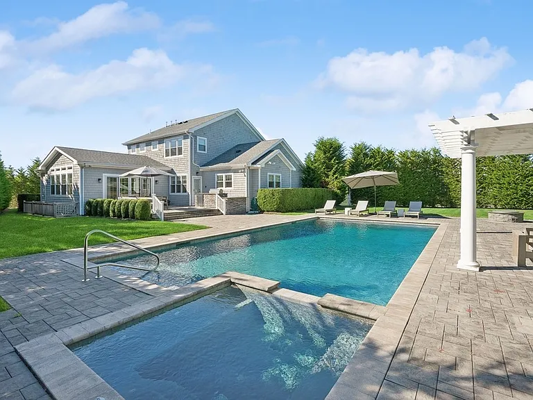 1 Fall Ct — Photo 2