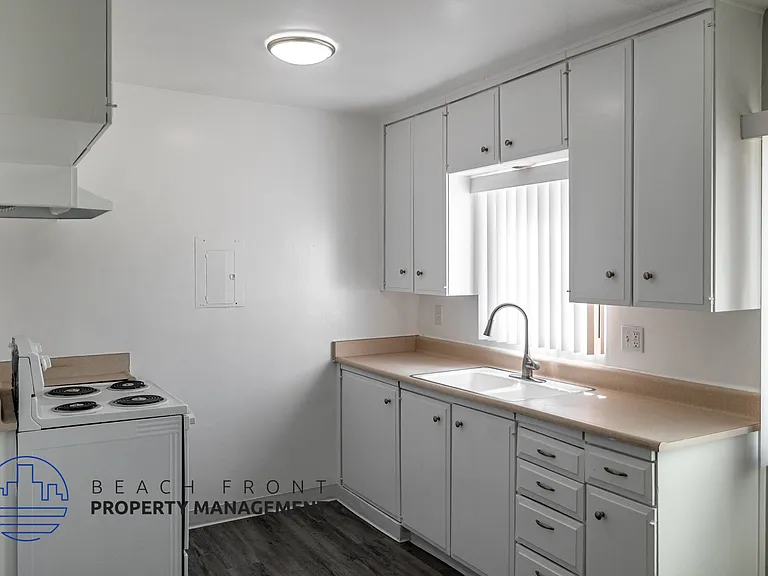 316 Gladys Ave. — Photo 1