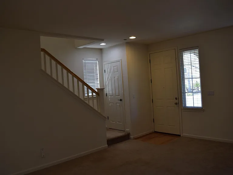 448 Chestnut St — Photo 8