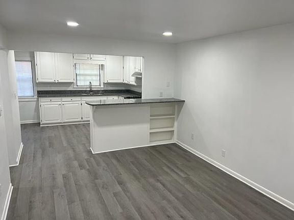 2nd image of 781 W Breeze Cv
