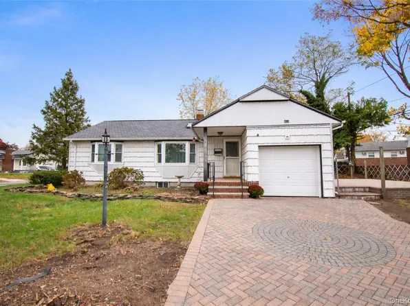 650 Bryant Street, East Meadow, NY 11554