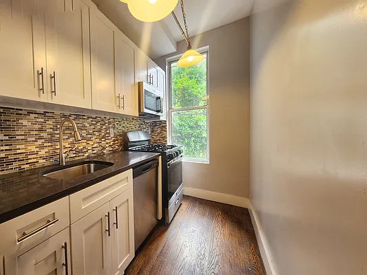 Rented by RELEASE NY | media 6