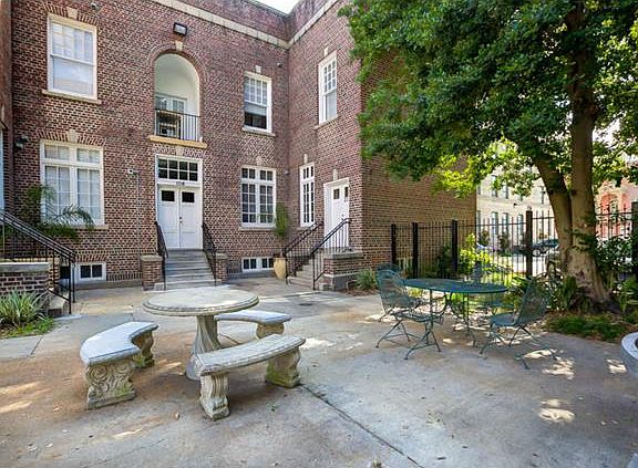 2nd image of 703 Carondelet St APT 106