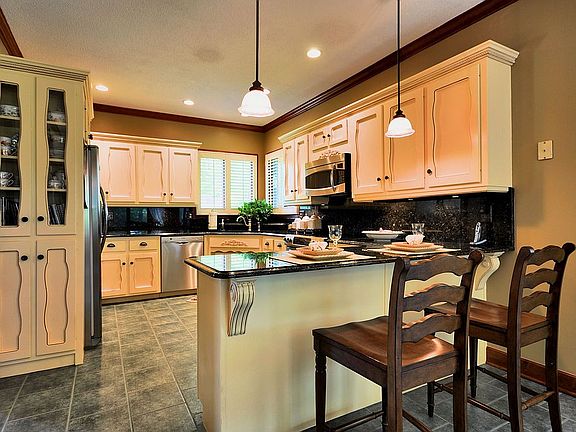 Beautiful kitchen with tons of cabinets