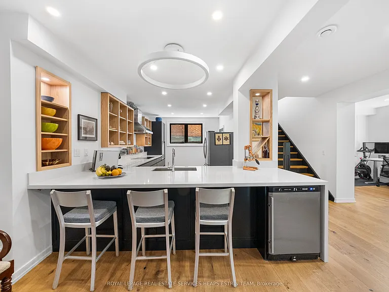 115 Robinson St — Photo 15