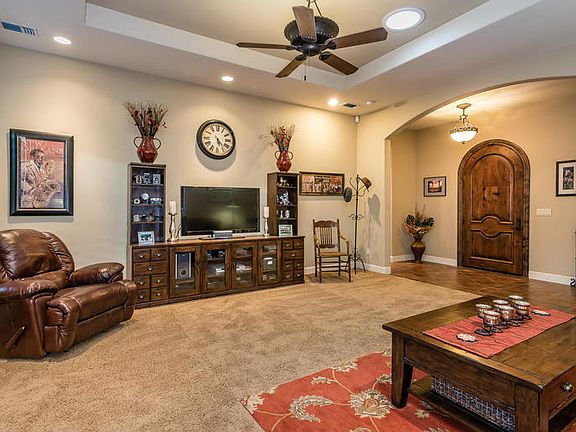 3rd image of 90 Nutwood Cir