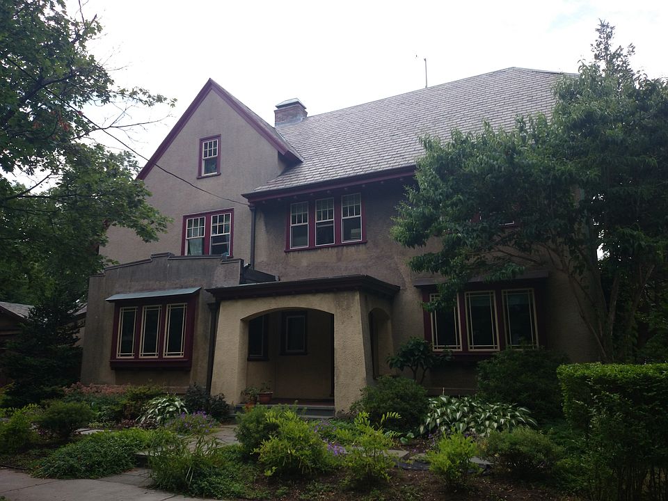 2nd image of 28 Copley St