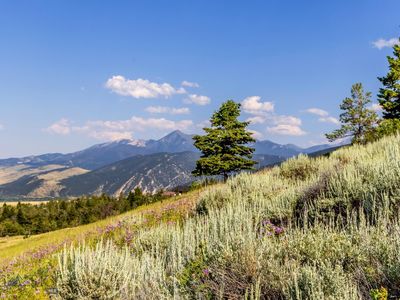 Box Canyon Rd, Livingston, MT, 59047