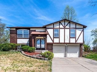 518 Sulphur Spring Rd, Ballwin, MO 63021