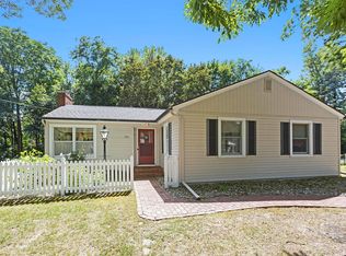 961 Parmelee Ct NW, Grand Rapids, MI 49504