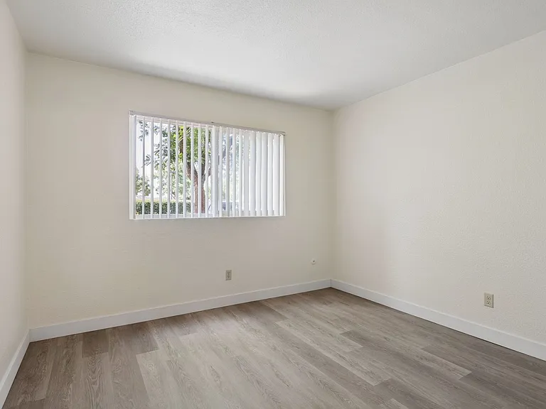 2950 Portage Bay — Photo 45