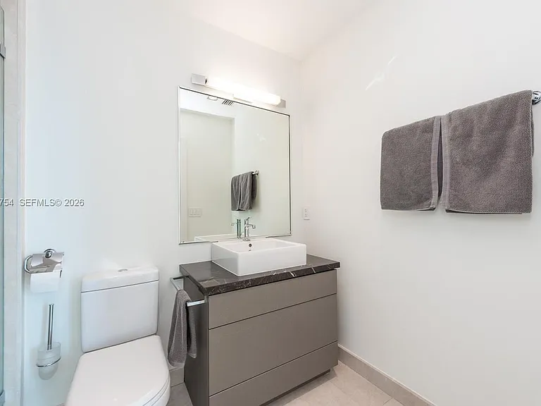 50 S Pointe Dr #3302 — Photo 19