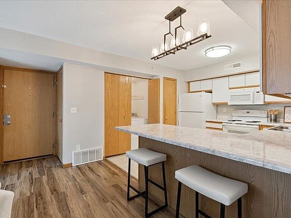 4th image of 2861 Coral Ct APT 103