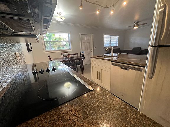 4th image of 305 E Ocean Ave APT 205