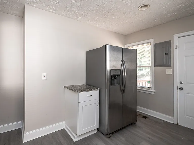 2153 Burroughs Ave SE — Photo 8