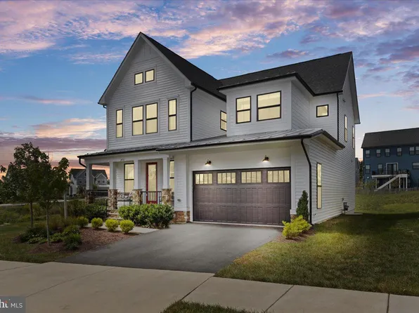 25511 Byrnes Crossing Dr, Chantilly, VA 20152