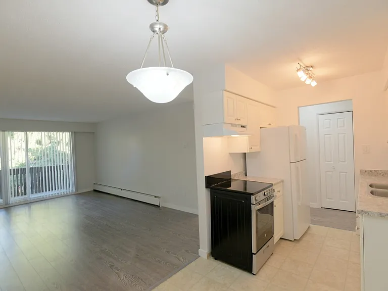 1040 Howie Ave #210 — Photo 3