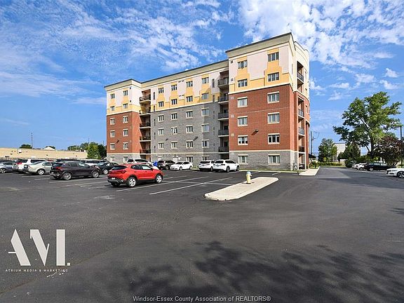 4th image of 1855 Normandy St #106