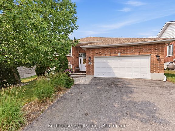 2nd image of 2309 Sumac St