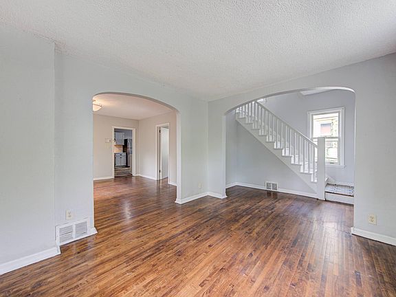 4th image of 1517 Hillside Ave N