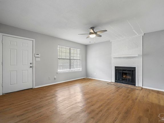 3rd image of 2811 Langley Ave APT 207