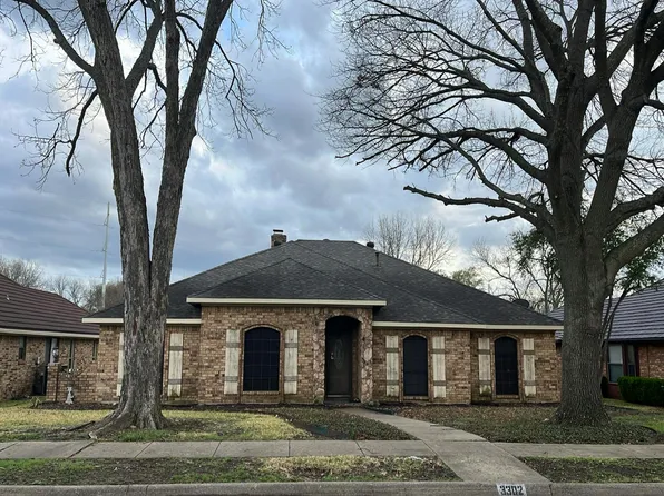 3302 Oxford Dr, Rowlett, TX 75088