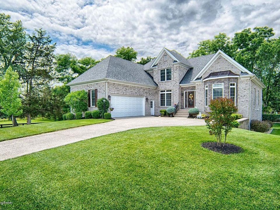 Welcome home to 14901 Whitestone Ln