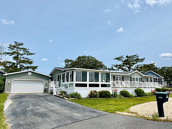 3rd image of 28220 Sloop Ave