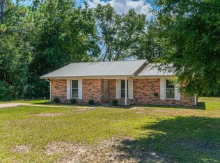 105 Florence Dr, Defuniak Springs, FL 32433